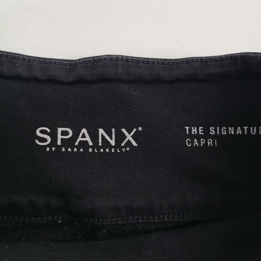 Spanx The Signature Capri Black Size 25 - Picture 6 of 8